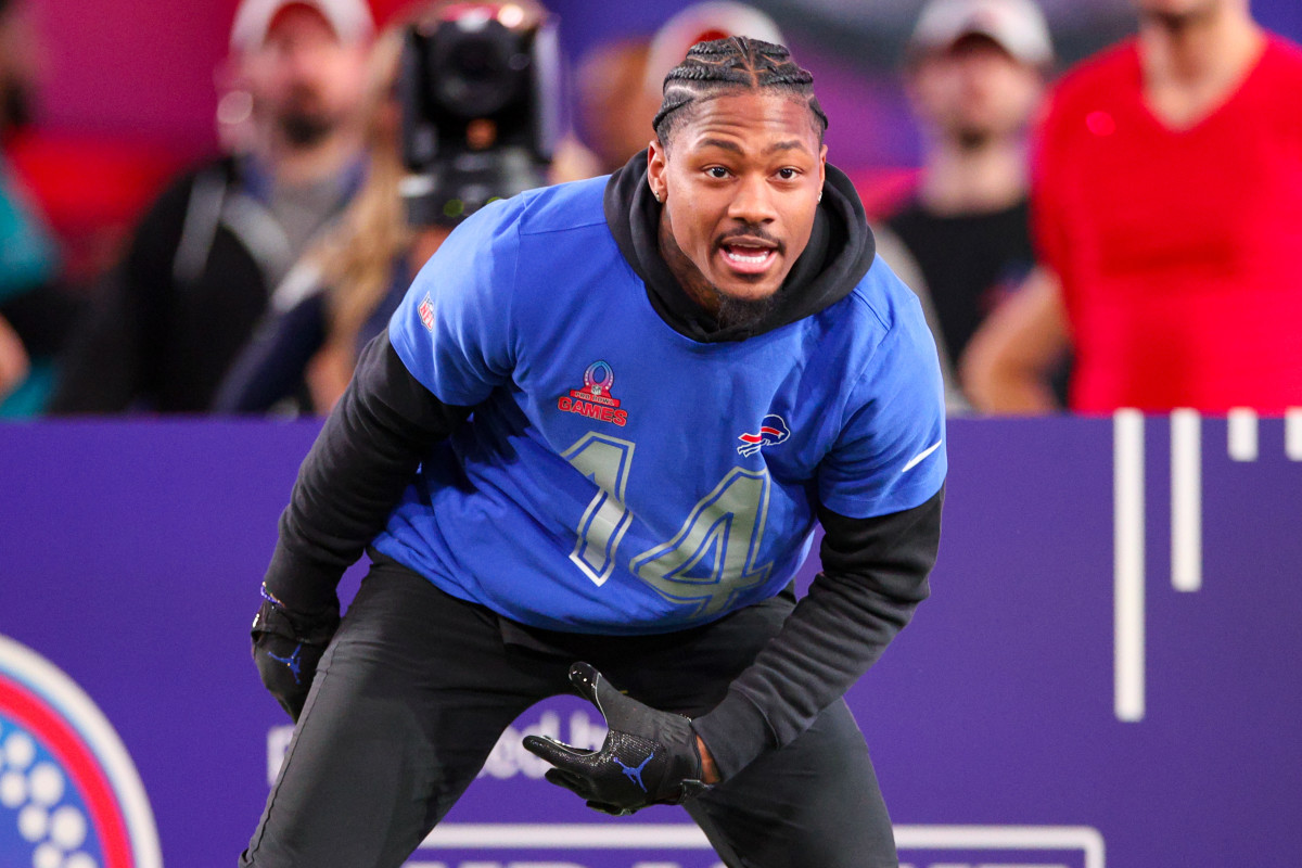 WR Stefon Diggs at the Pro Bowl Games
